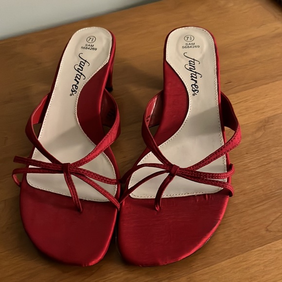 Fanfares Shoes Red Strapy Kitten Heel Pumps Fanfares Womans Size 75